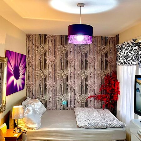 Comfy Double Bedroom With A Private Toilet London Ngoại thất bức ảnh