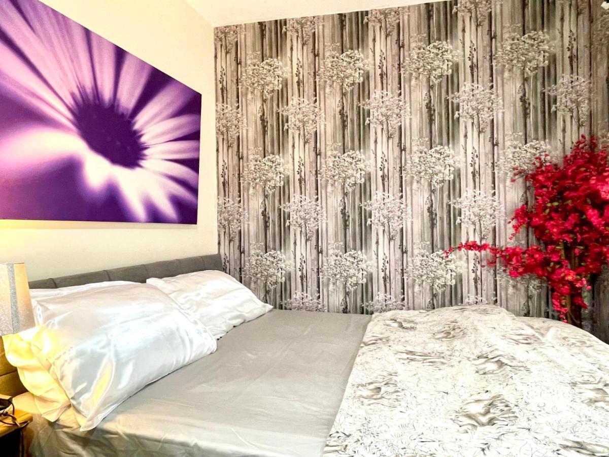 Comfy Double Bedroom With A Private Toilet London Ngoại thất bức ảnh
