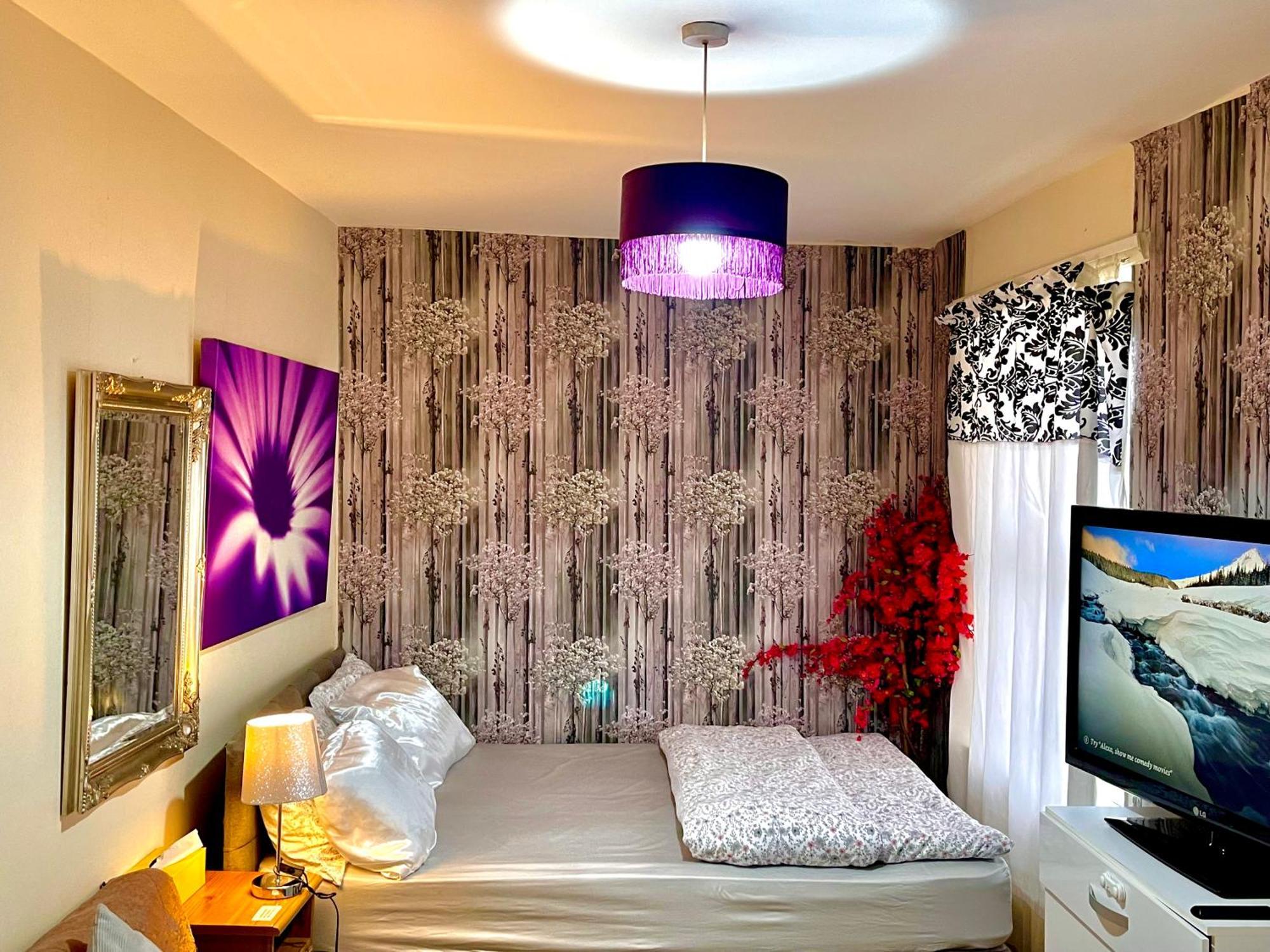 Comfy Double Bedroom With A Private Toilet London Ngoại thất bức ảnh