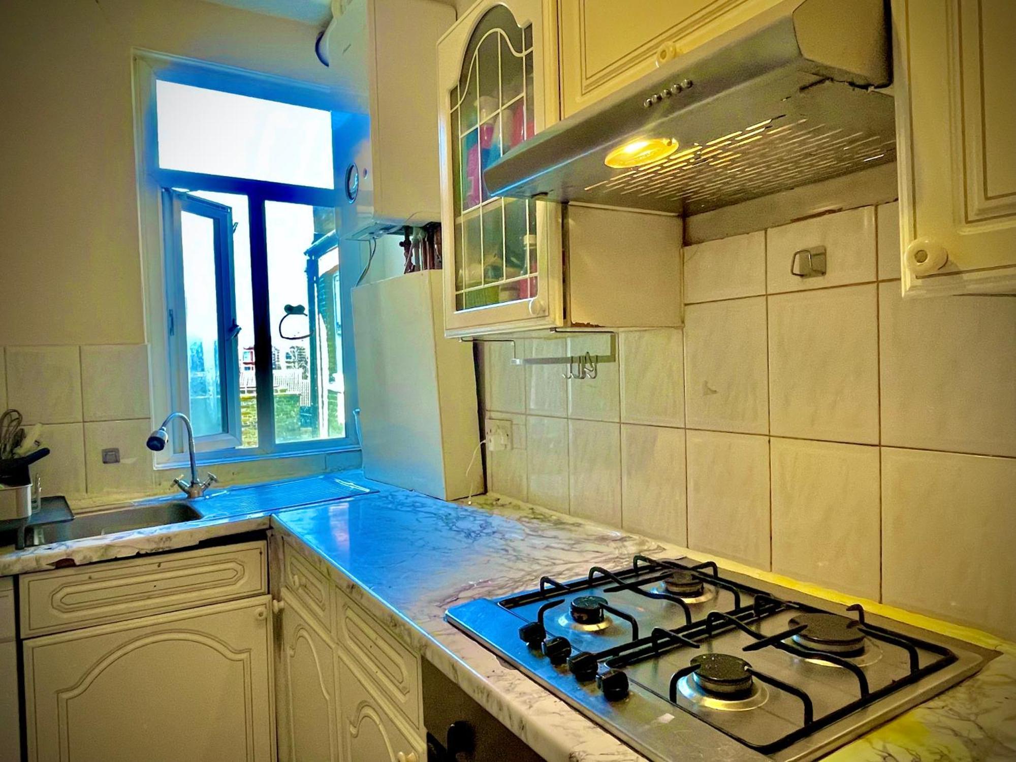 Comfy Double Bedroom With A Private Toilet London Ngoại thất bức ảnh